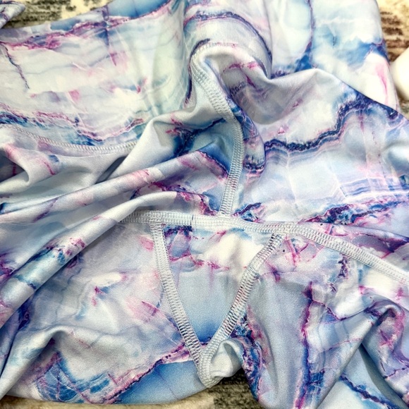 Terez Hi-Shine Blue Marble Leggings - Picture 10 of 11